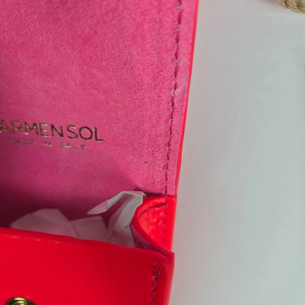 Carmensol Tommy Airpod Pro/Pro2 Case Handmade Made in Italy Pink ‎ Vegan Leather